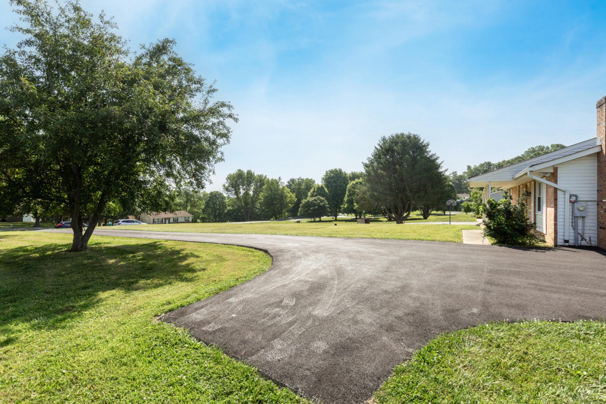 2717 Lawndale Road Finksburg, MD 21048 - Photo 23 of 34 Lots of parking