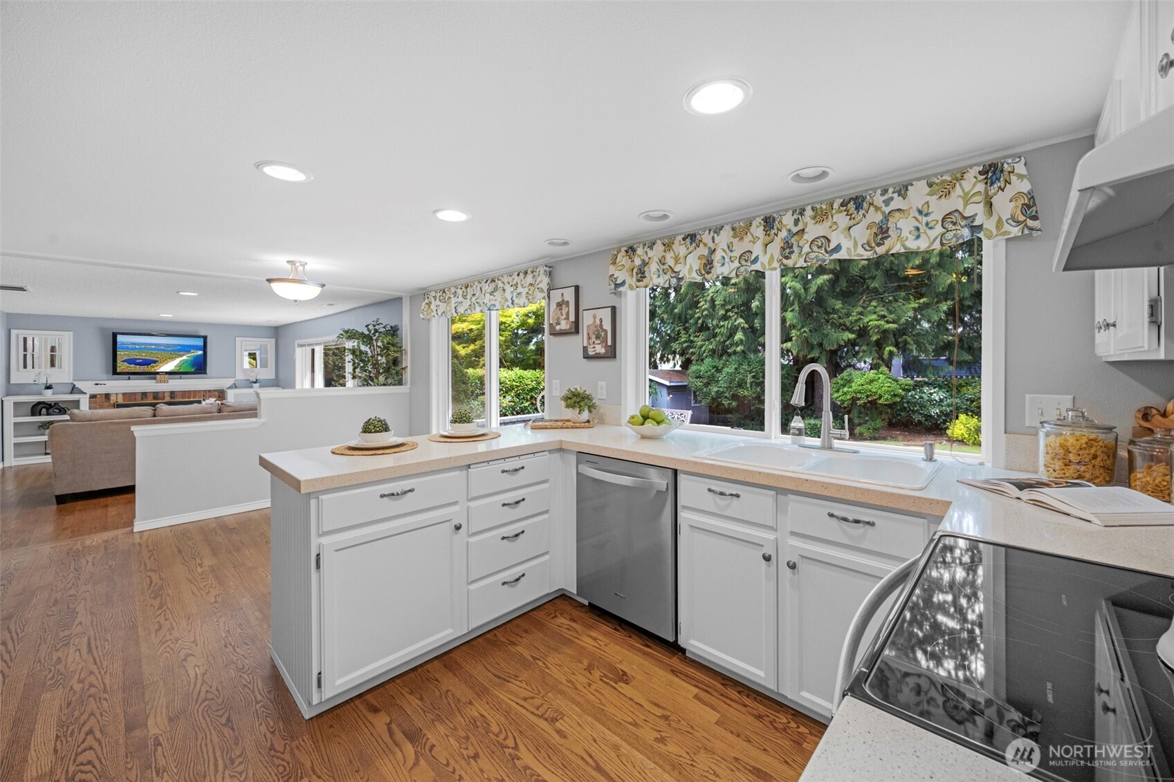 328 162nd Place Southeast Bothell, WA 98012 - Photo 8 of 30