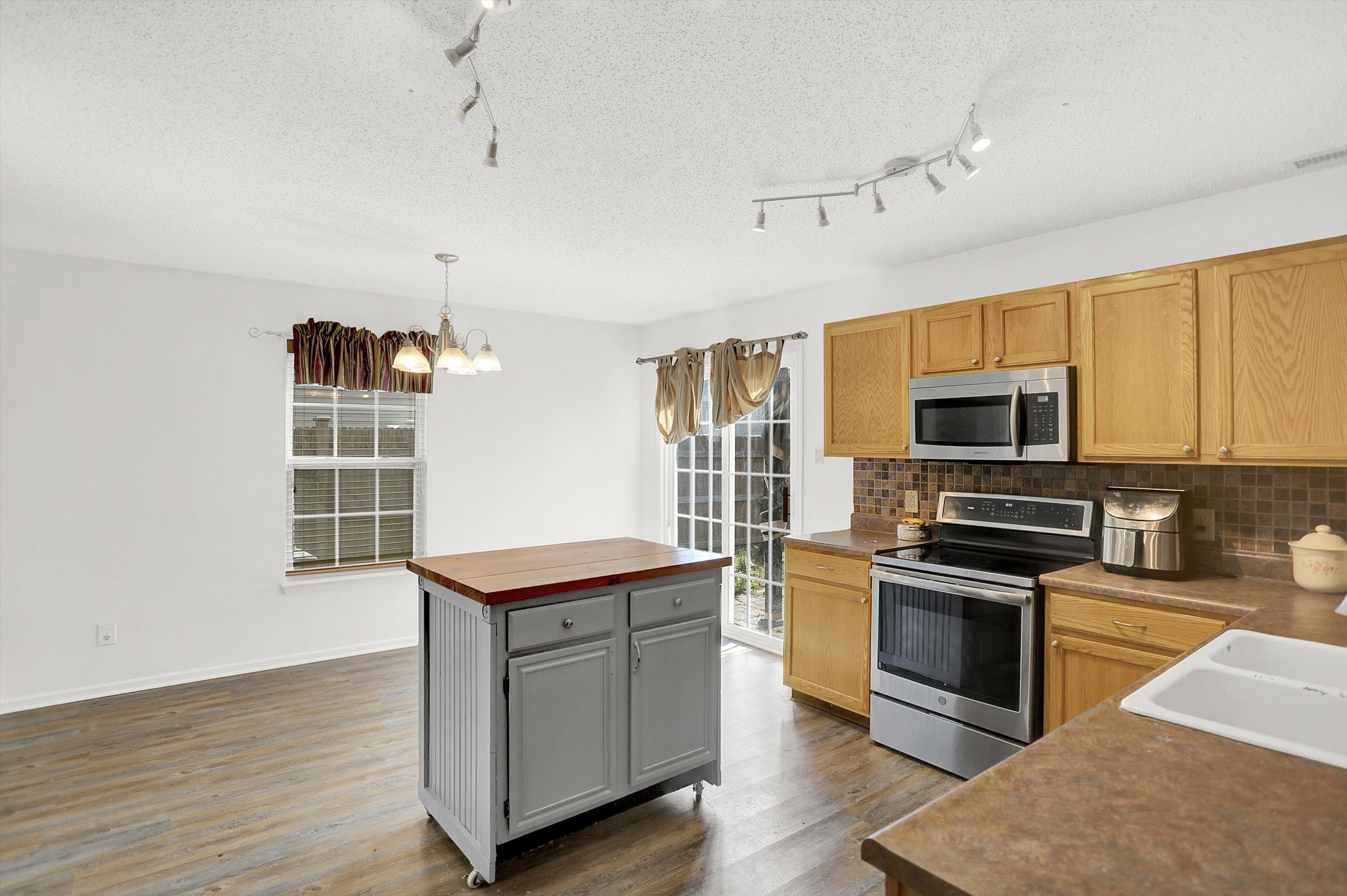 8274 South Midnight Drive Pendleton, IN 46064 - Photo 13 of 51