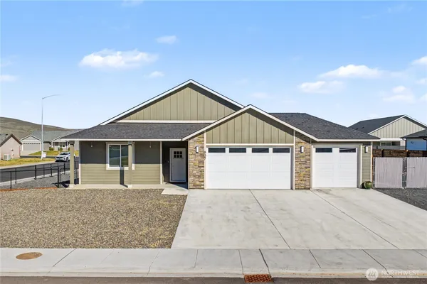 $420,000 | 907 Northeast 5th Avenue, Ephrata, WA 98823
