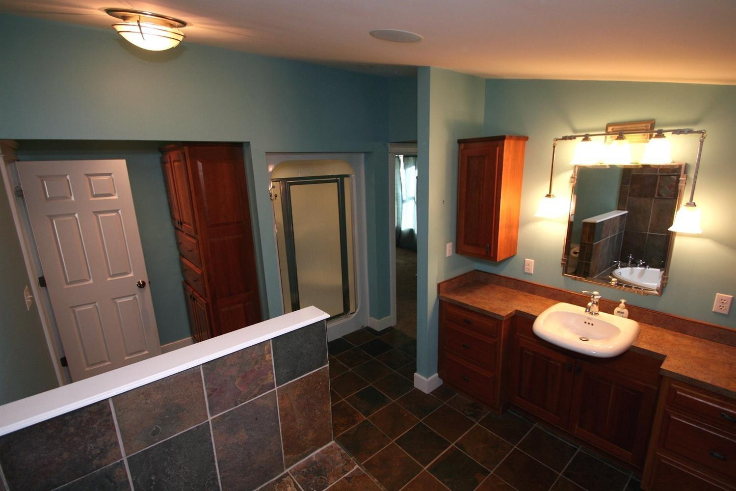 2105 Two Mile Road Winchester, KY 40391 - Photo 20 of 48 Master Bathroom (first floor)