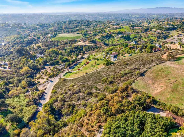 $349,000 | 3770 Peony Drive, Unit 20, Fallbrook, CA 92028