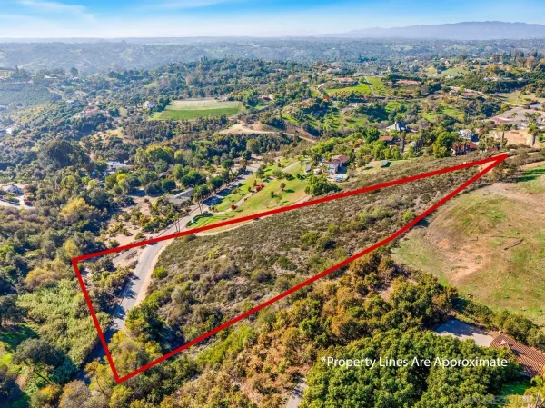 $349,000 | 3770 Peony Drive, Unit 20, Fallbrook, CA 92028