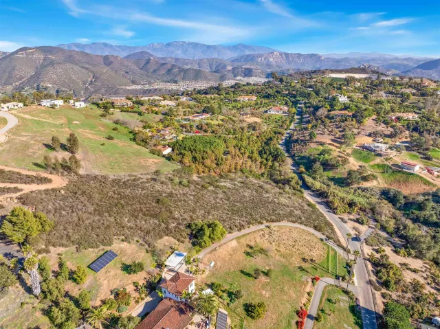 $349,000 | 3770 Peony Drive, Unit 20, Fallbrook, CA 92028