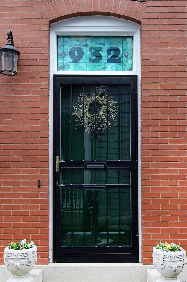 932 Rutger Street St. Louis, MO 63104 - Photo 2 of 17 Gallery Image 2