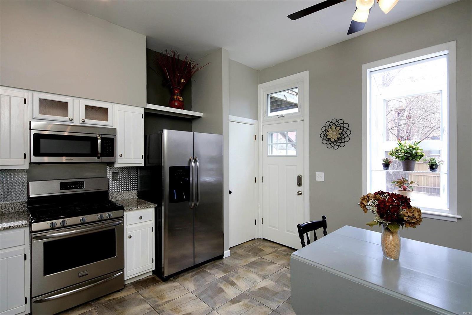 932 Rutger Street St. Louis, MO 63104 - Photo 8 of 17 Gallery Image 8