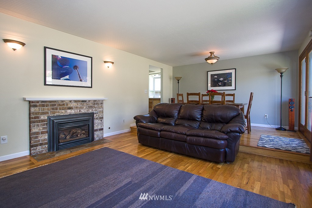 2716 Morris Avenue South Renton, WA 98055 - Photo 2 of 19