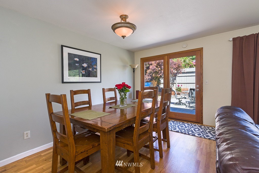 2716 Morris Avenue South Renton, WA 98055 - Photo 4 of 19