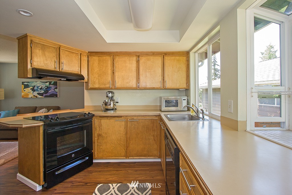2716 Morris Avenue South Renton, WA 98055 - Photo 6 of 19