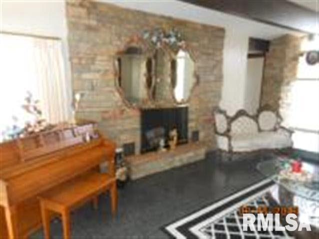303 Windmont Road Kewanee, IL 61443 - Photo 4 of 24 Gallery Image 4
