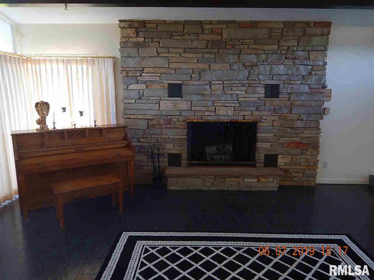 303 Windmont Road Kewanee, IL 61443 - Photo 6 of 24 Gallery Image 6