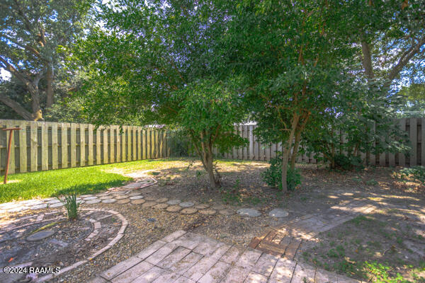 105 Hornsby Road Lafayette, LA 70506 - Photo 8 of 32 25