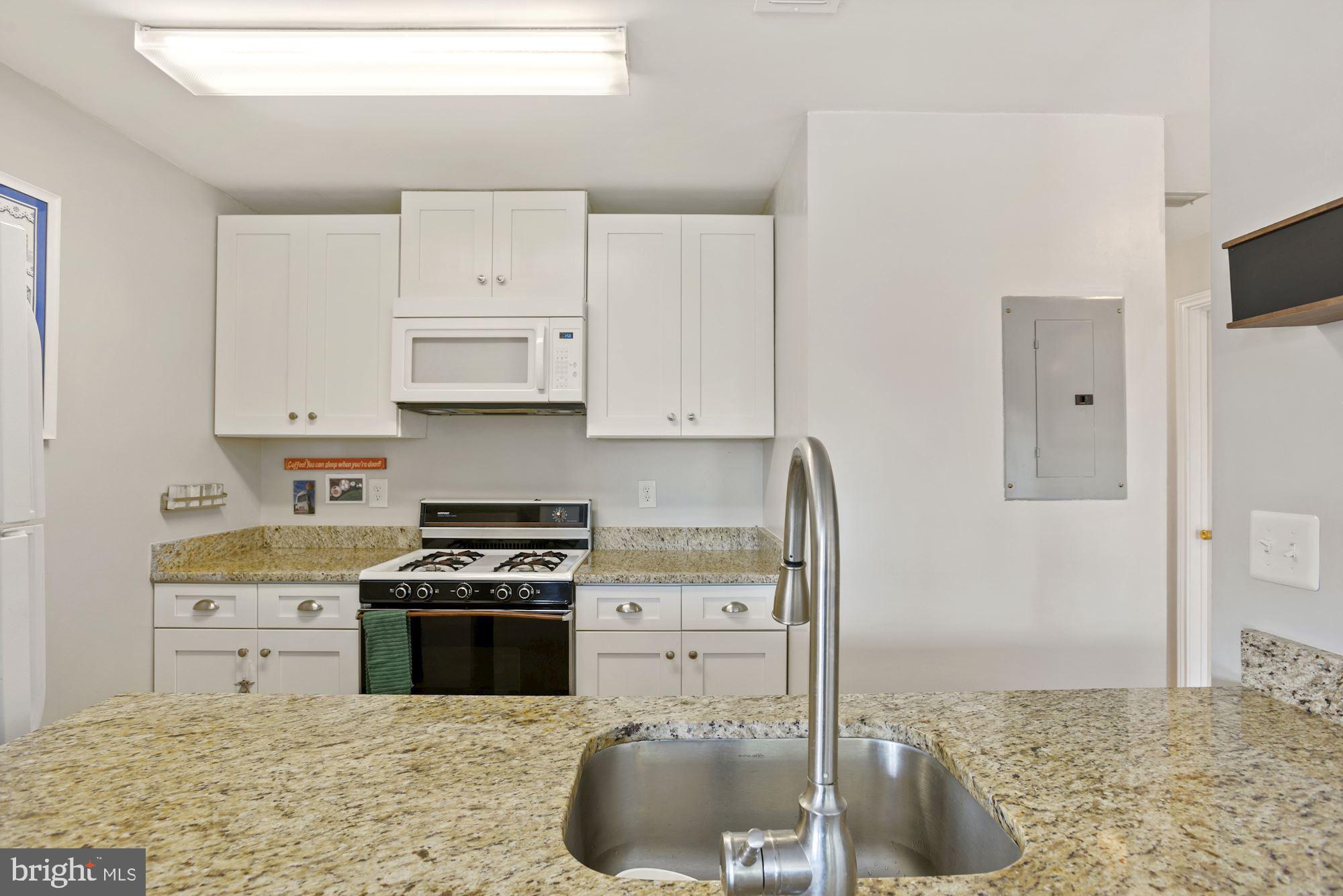 20965 Timber Ridge Terrace, Unit 303 Ashburn, VA 20147 - Photo 18 of 30 Gallery Image 18