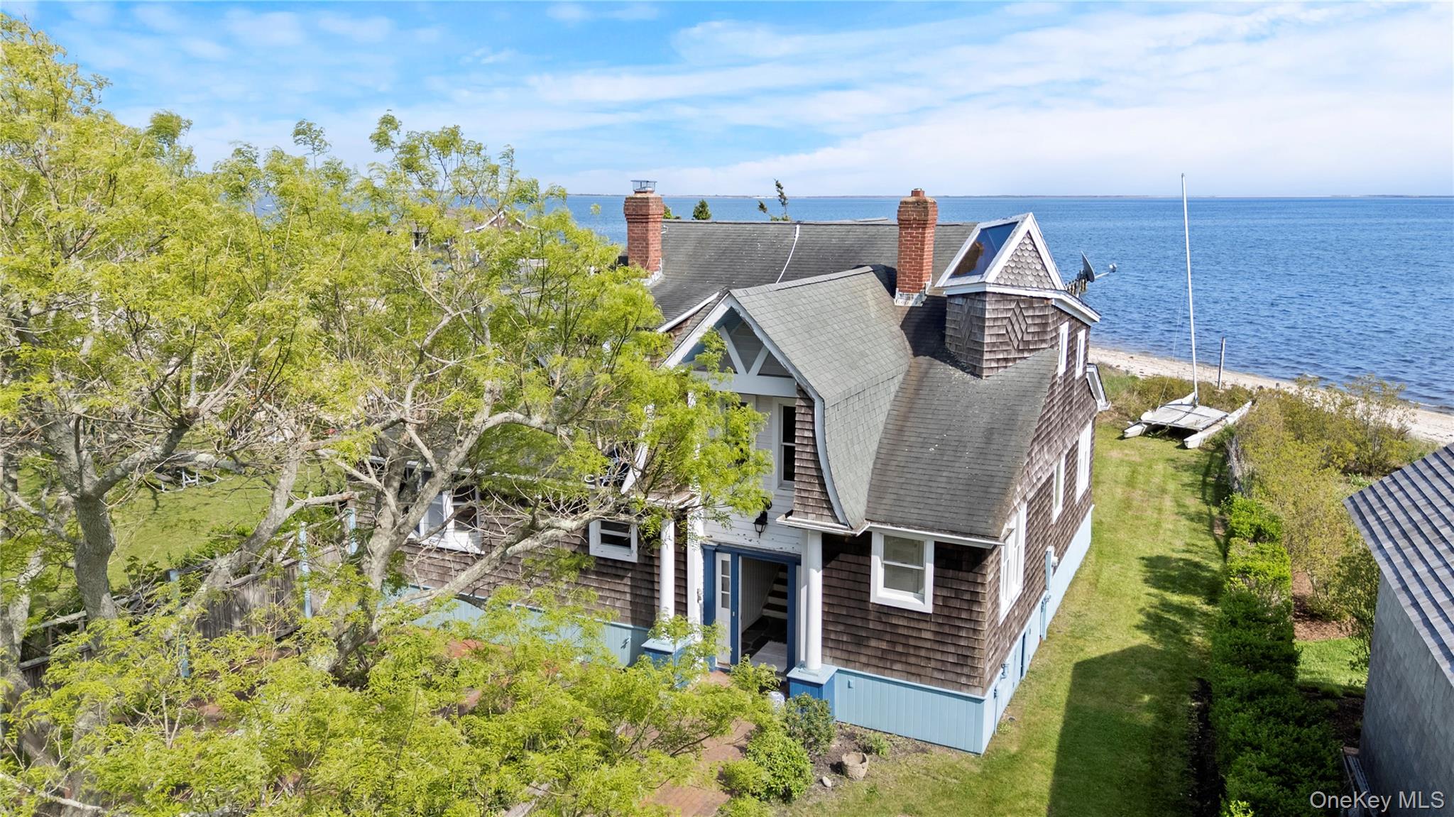 4 Shore Road Bellport, NY 11713 - Photo 2 of 24