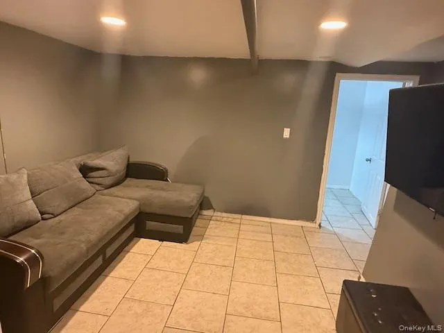 $1,750 | 113-17 209th Street | Queens Village