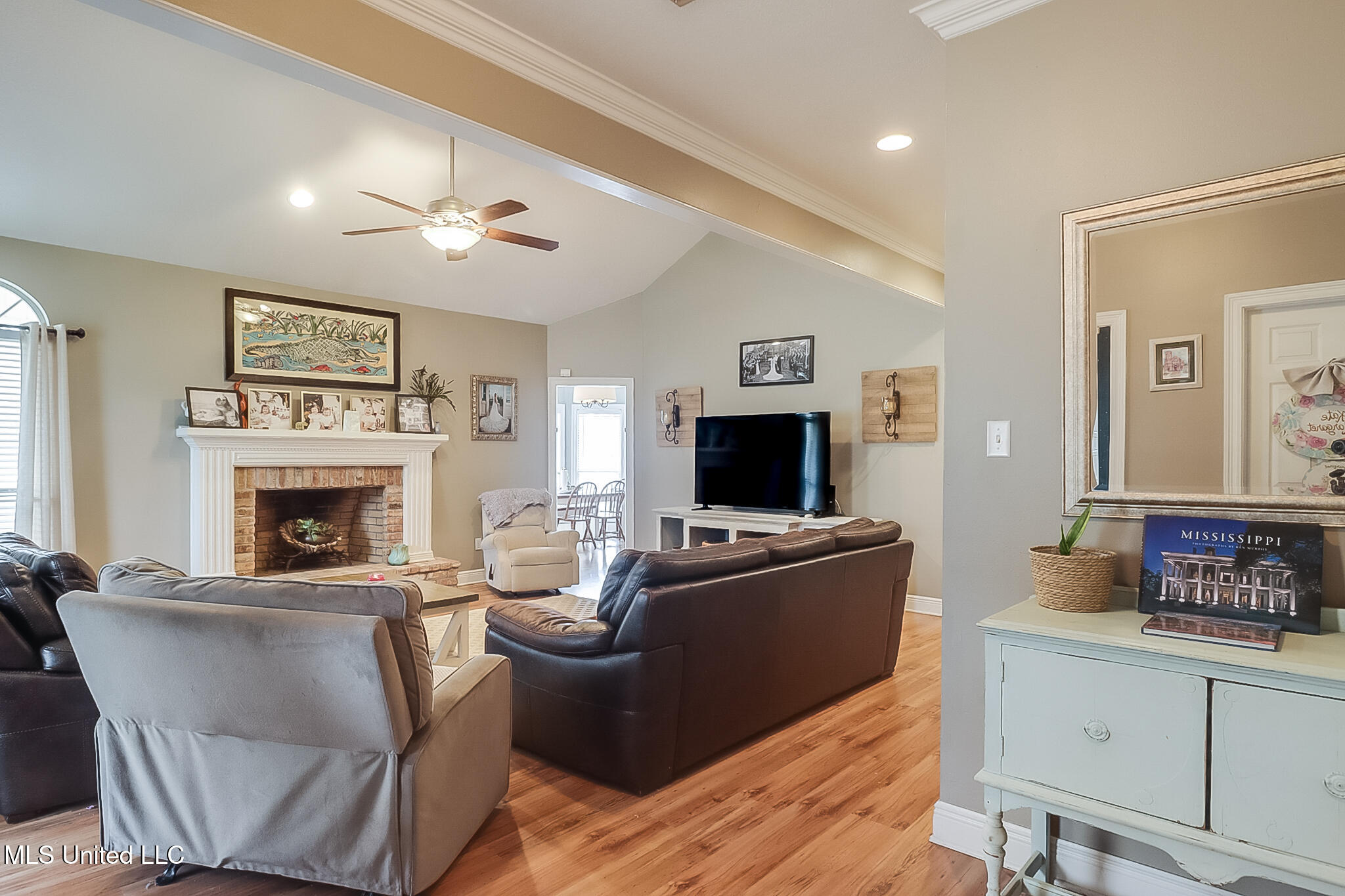 11845 River Estates Circle Biloxi, MS 39532 - Photo 18 of 31 Living Room