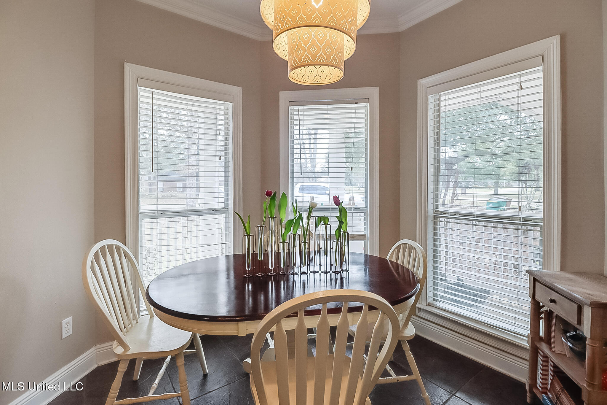 11845 River Estates Circle Biloxi, MS 39532 - Photo 8 of 31 Breakfast Table Area