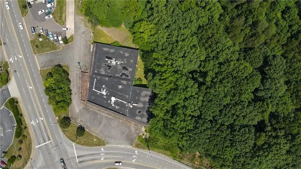 $1,250,000 | 4901 Reynolda Road, Unit ET AL, Winston-Salem, NC 27106