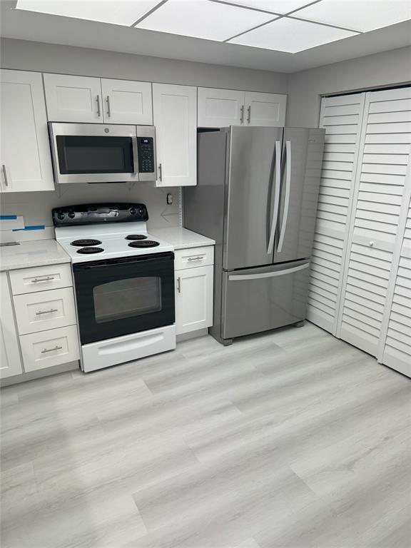 2731 Northeast 28th Court, Unit 3 Lighthouse Point, FL 33064 - Photo 16 of 33