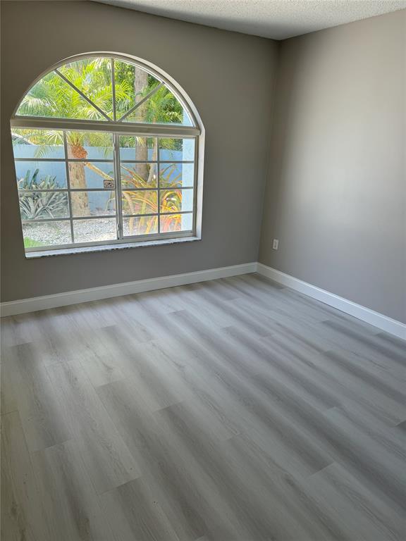 2731 Northeast 28th Court, Unit 3 Lighthouse Point, FL 33064 - Photo 22 of 33