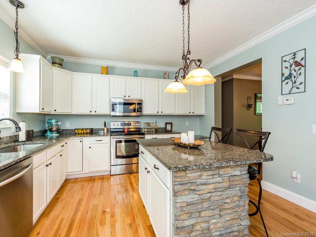 60 McFee Road Candler, NC 28715 - Photo 10 of 25