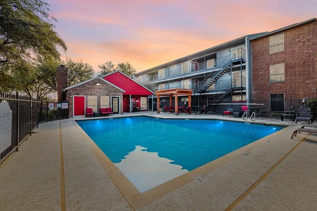 $799 | 6808 South I-35 Frontage Road, Unit 214, Austin, TX 78745