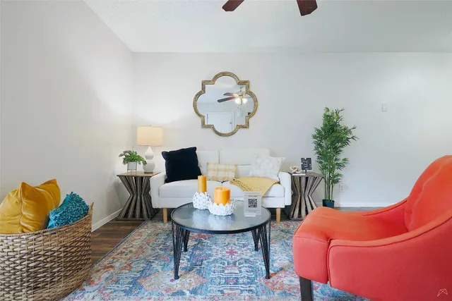 $799 | 6808 South I-35 Frontage Road, Unit 214, Austin, TX 78745