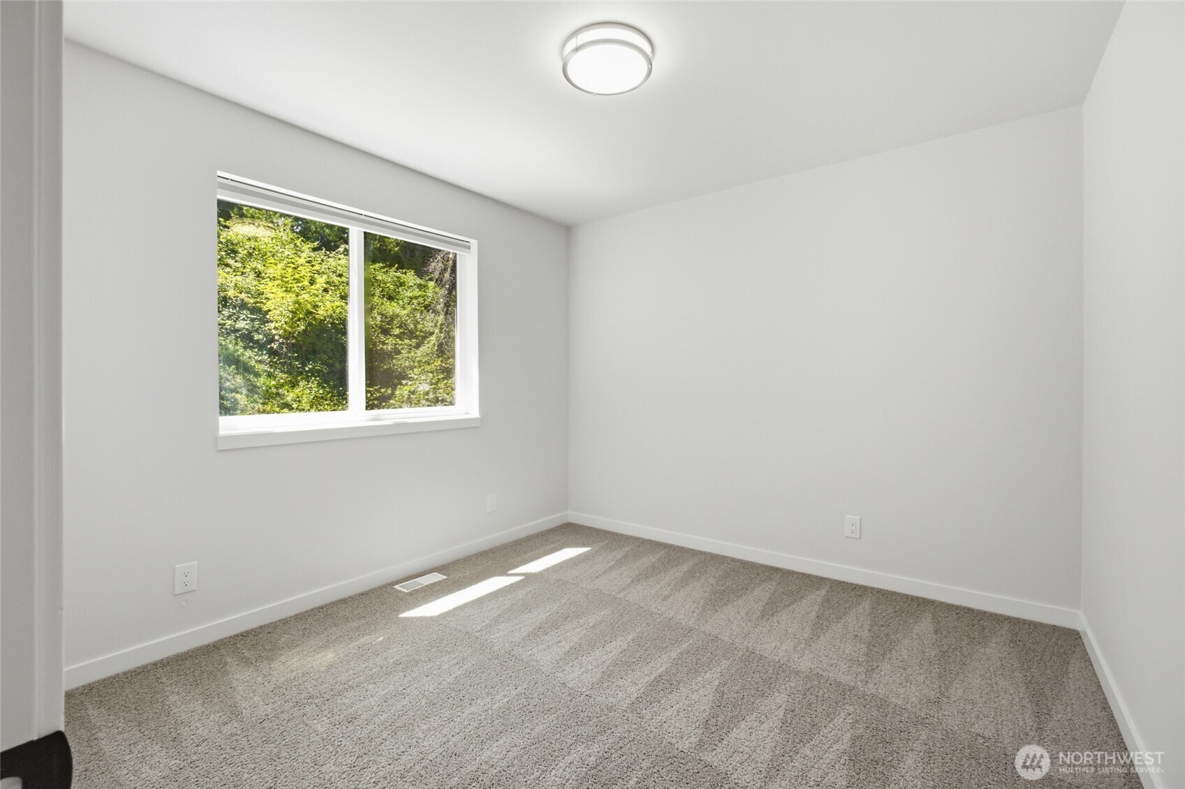 7511 Dumar Way Southwest Seattle, WA 98106 - Photo 34 of 38