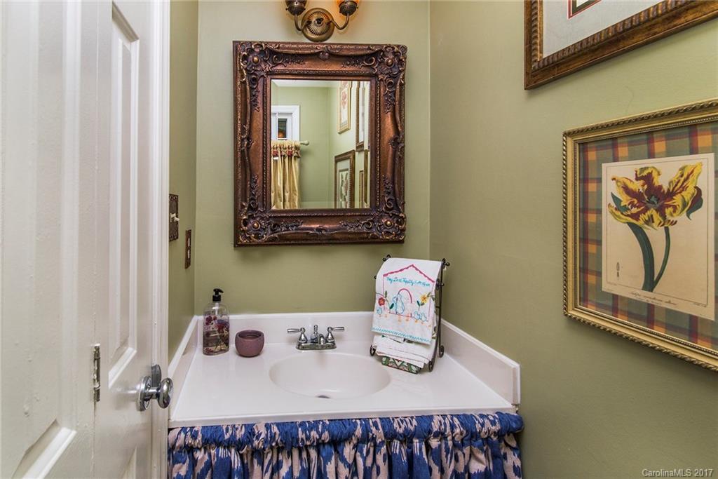 2448 Hamilton Mill Road Charlotte, NC 28270 - Photo 12 of 24 Gallery Image 12
