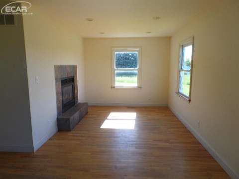 12312 Lapeer Road Davison, MI 48423 - Photo 8 of 38 20425220-7.JPG