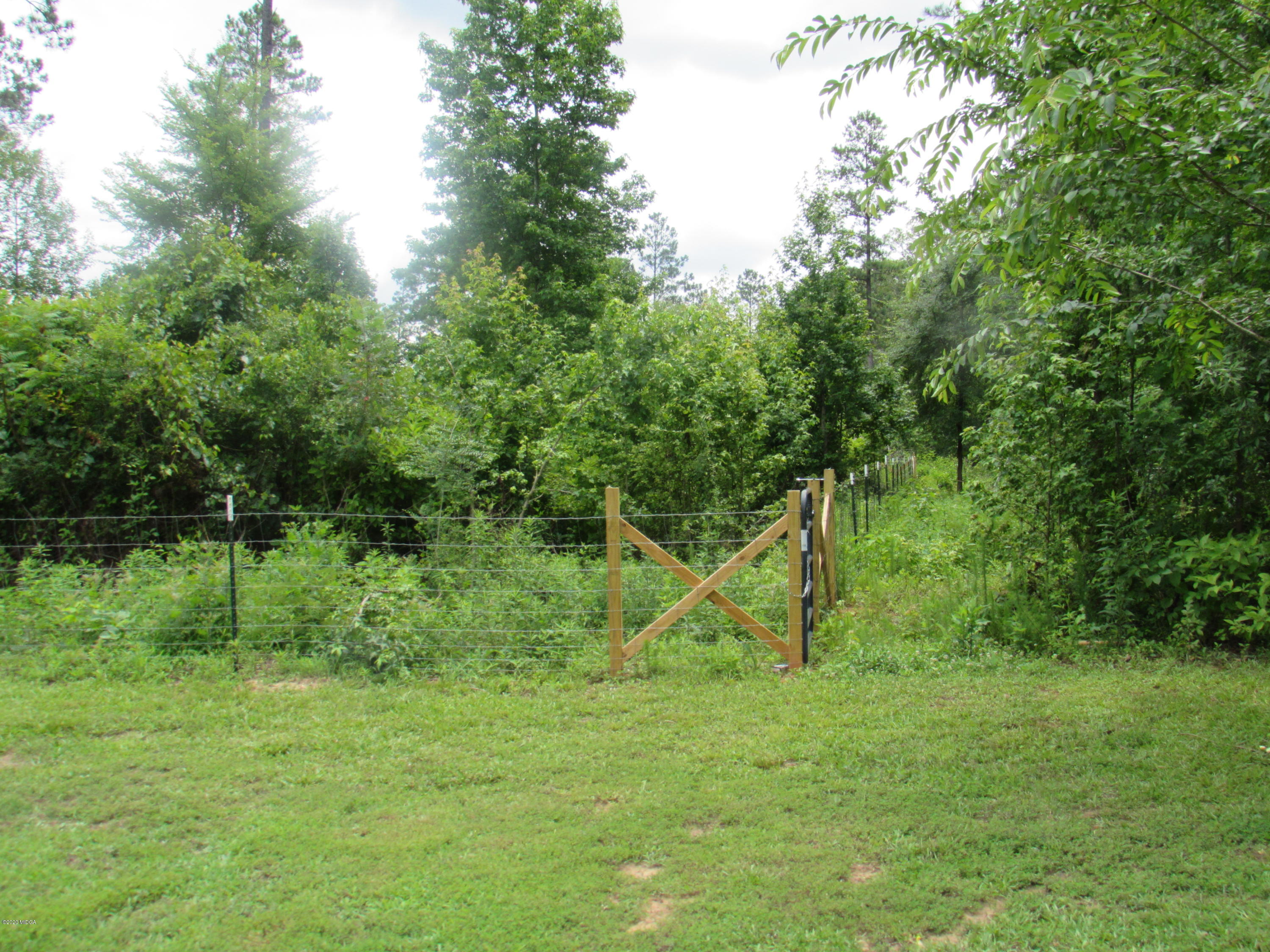 2927 Juliette Road Juliette, GA 31046 - Photo 4 of 26 fence