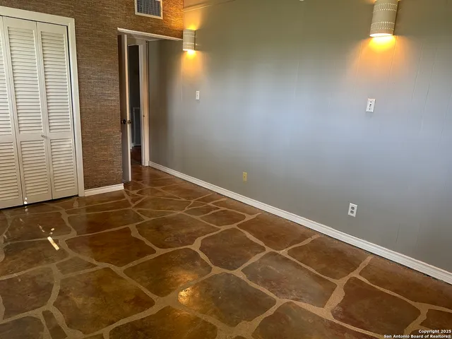 $2,030 | 148 Robindale West Road, Bandera, TX 78003