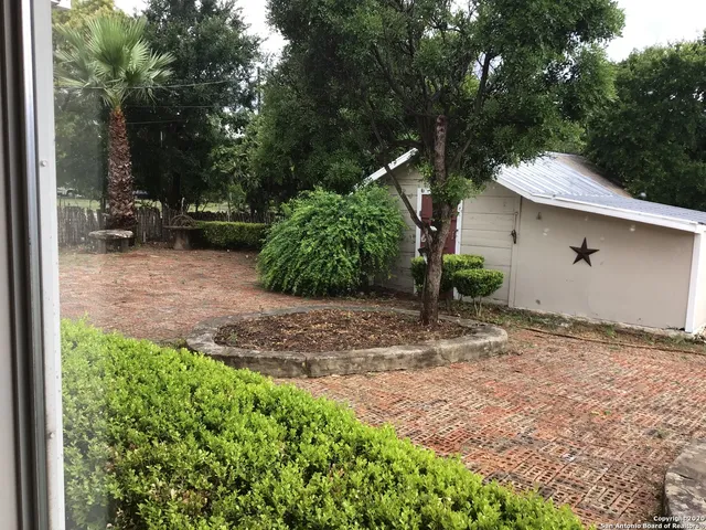 $2,030 | 148 Robindale West Road, Bandera, TX 78003