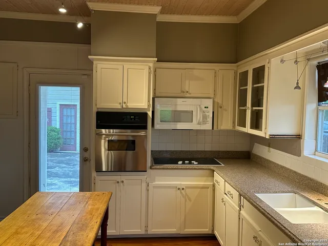 $2,030 | 148 Robindale West Road, Bandera, TX 78003