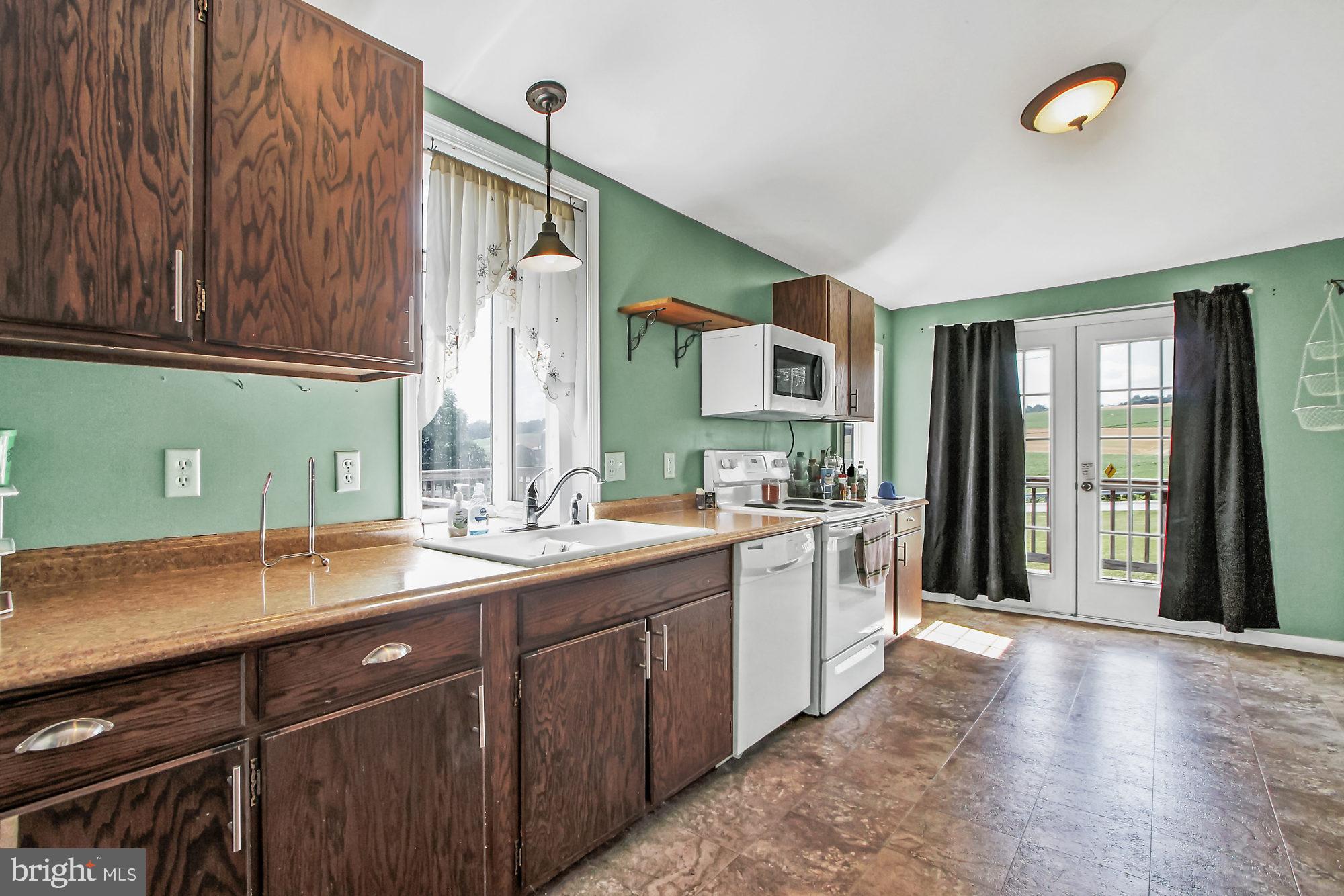 54 Berlin Street Spring Grove, PA 17362 - Photo 8 of 25 Gallery Image 8