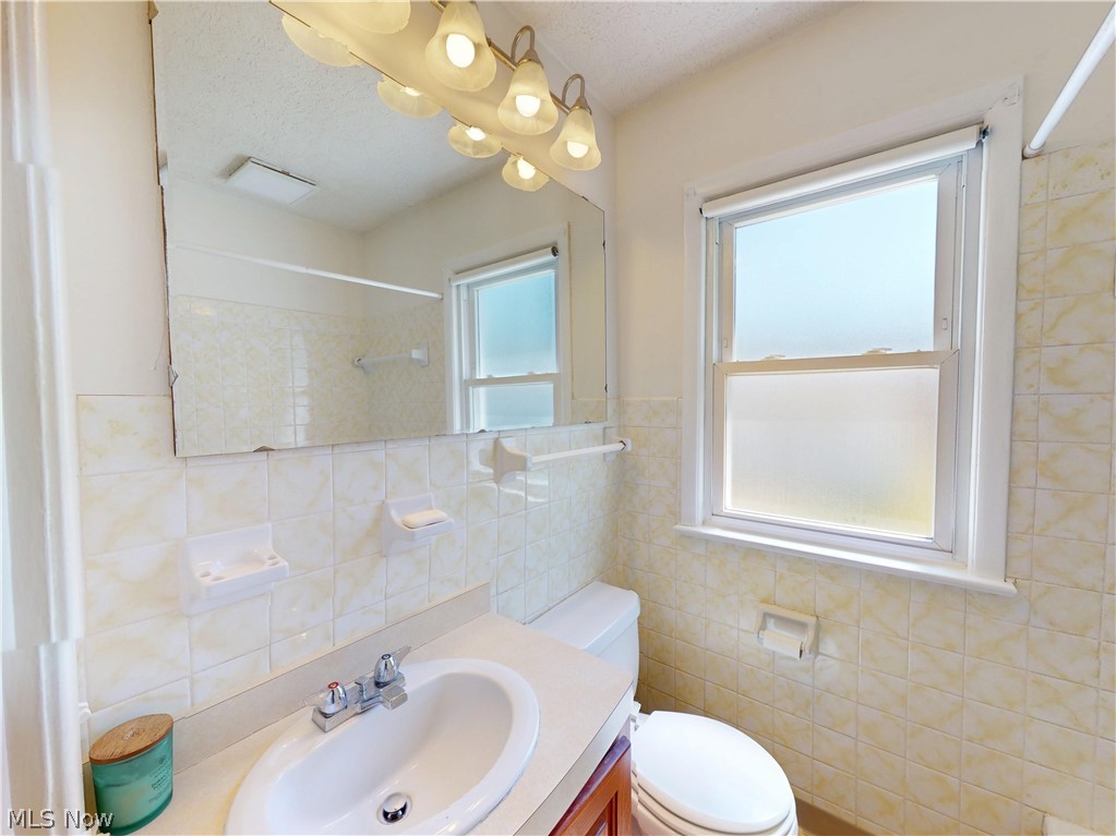 29148 Barjode Road Willowick, OH 44095 - Photo 10 of 35 Gallery Image 10