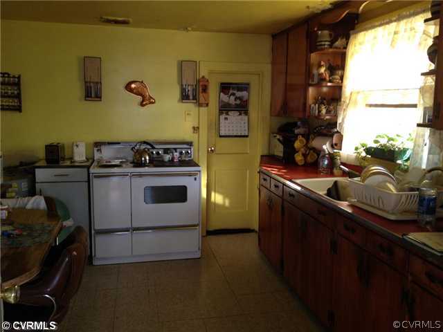 10449 Lewistown Road Ashland, VA 23005 - Photo 3 of 5 Kitchen