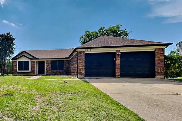 $2,100 | 6010 Rocky Point Drive, Arlington, TX 76018