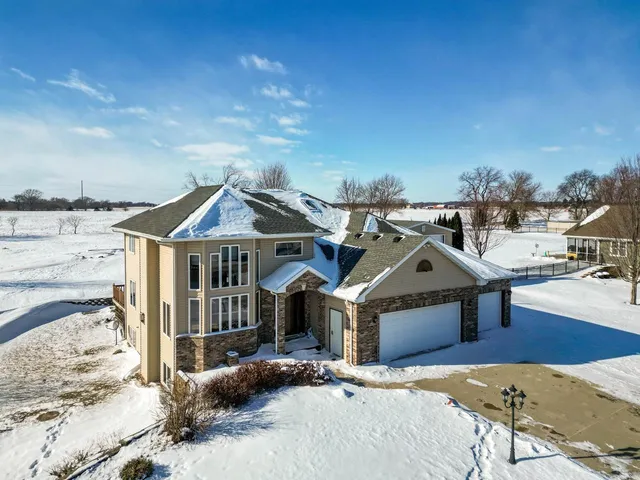 $614,900 | 3705 North Harvest View Drive, Janesville, WI 53548