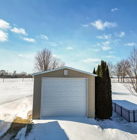 $614,900 | 3705 North Harvest View Drive, Janesville, WI 53548