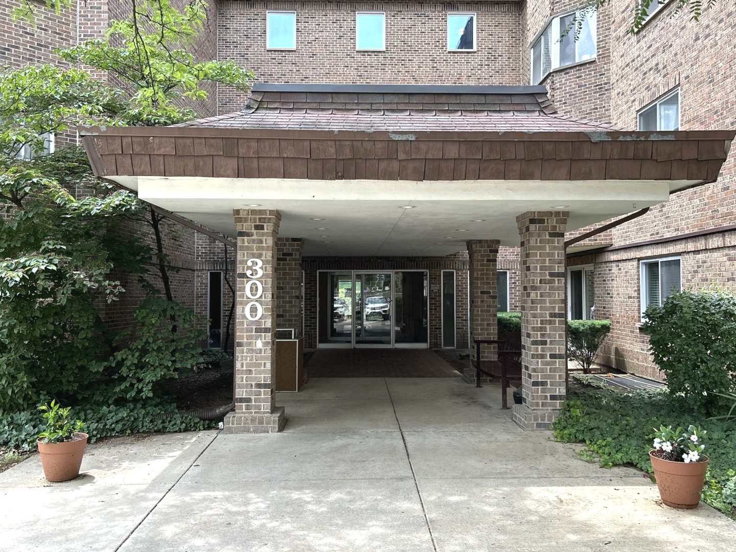 300 Roselle Road, Unit 419 Schaumburg, IL 60193 - Photo 2 of 11