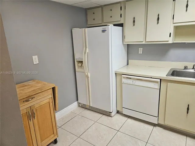 $1,500 | 4384 Northwest 9th Avenue, Unit 203C, Deerfield Beach, FL 33064