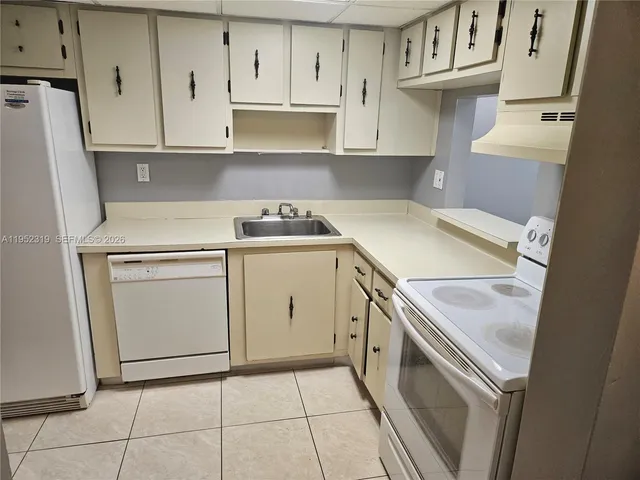 $1,500 | 4384 Northwest 9th Avenue, Unit 203C, Deerfield Beach, FL 33064