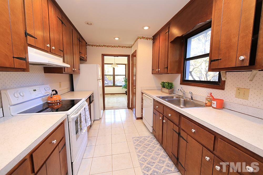 2908 Rue Sans Famille Raleigh, NC 27607 - Photo 3 of 13