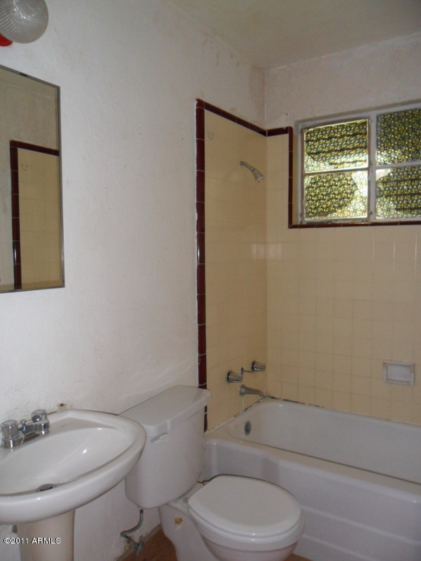 3348 East Granada Road Phoenix, AZ 85008 - Photo 18 of 31 SAM_1832