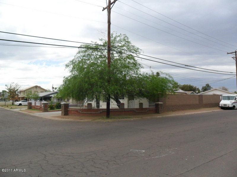 3348 East Granada Road Phoenix, AZ 85008 - Photo 2 of 31 SAM_1816