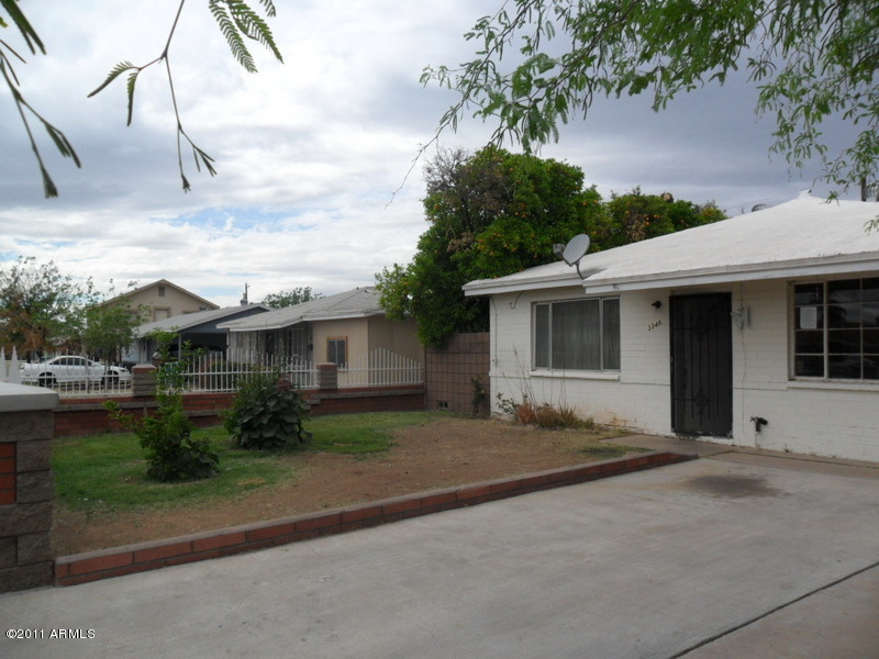 3348 East Granada Road Phoenix, AZ 85008 - Photo 3 of 31 SAM_1817