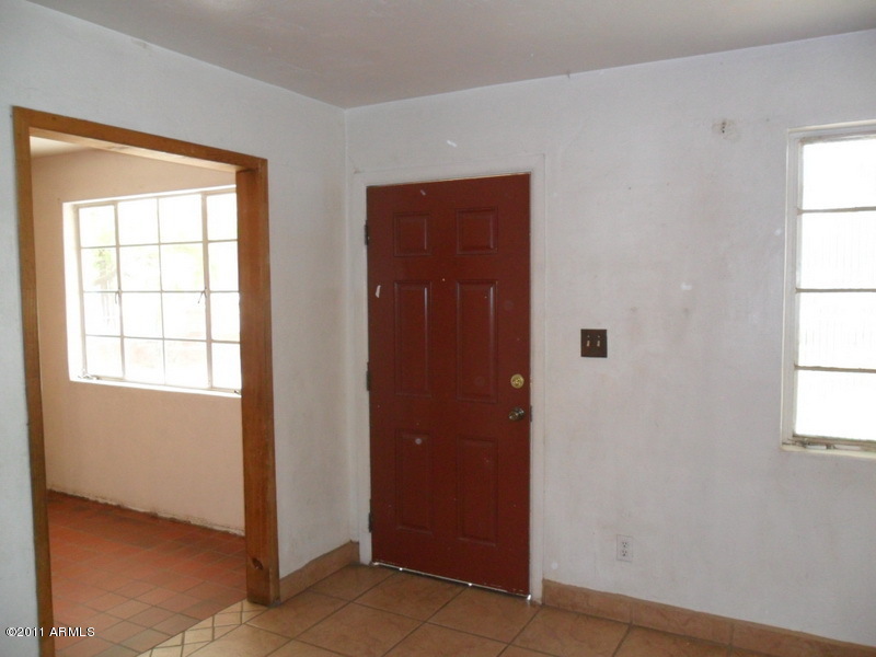 3348 East Granada Road Phoenix, AZ 85008 - Photo 5 of 31 SAM_1819