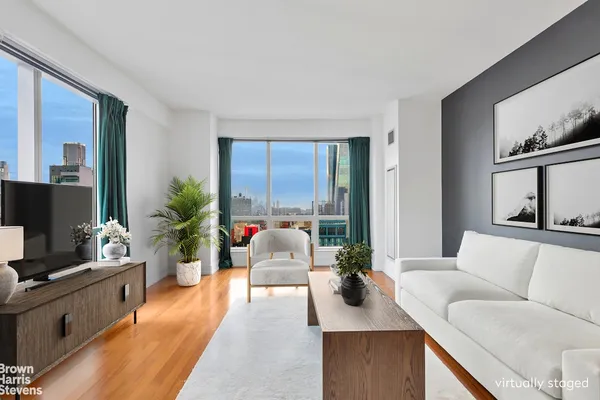 $1,122,575 | 350 West 42nd Street, Unit 38E | Hell's Kitchen