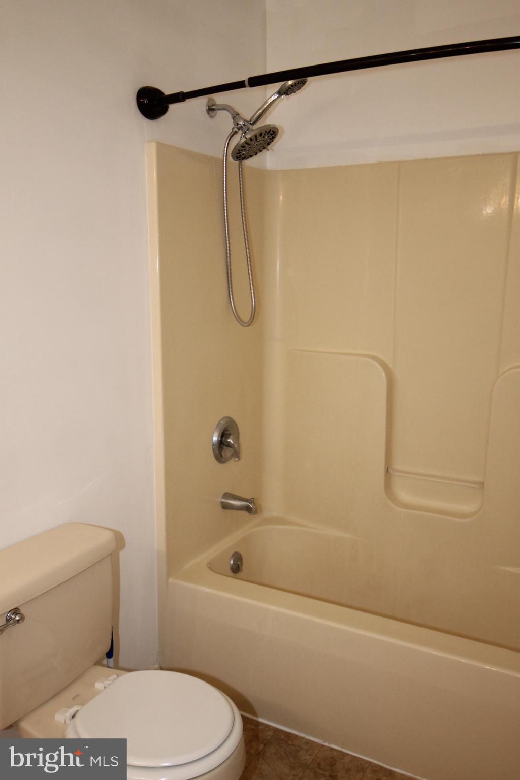 25880 Brookwood Road Greensboro, MD 21639 - Photo 14 of 20 Main bathroom between bedroom 2 & 3